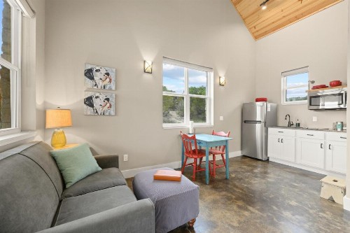 Hill Country Casitas - image 3