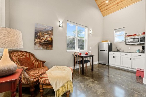 Hill Country Casitas - image 30