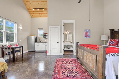 Hill Country Casitas - image 6