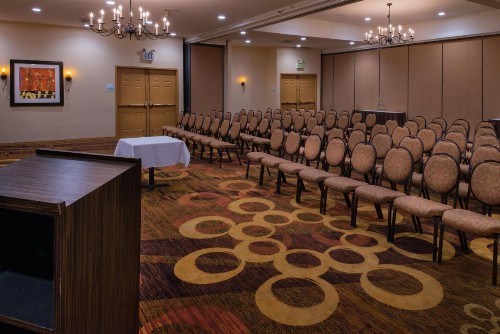 Holiday Inn Dublin - Pleasanton an IHG Hotel - image 40