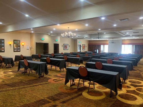 Holiday Inn Dublin - Pleasanton an IHG Hotel - image 8