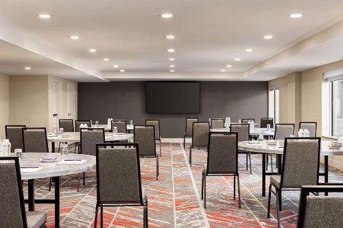 Crowne Plaza Hotel Columbus - Dublin - image 12