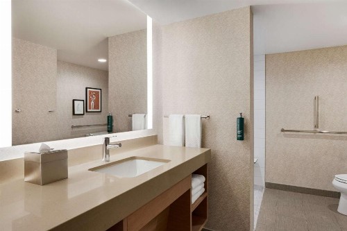 Crowne Plaza Hotel Columbus - Dublin - image 21