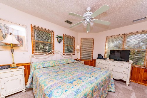 Christie - image 33