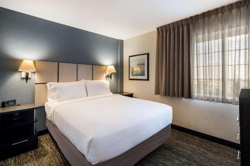 Sonesta Simply Suites Atlanta Gwinnett Place - image 15