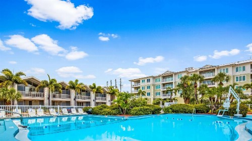 Best Western Plus Yacht Harbor Inn - image 3