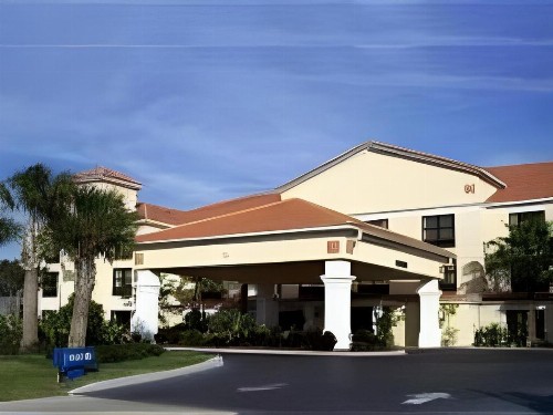 Holiday Inn Express Hotel & Suites Clearwater North/Dunedin - image 4