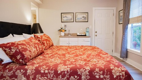 Meranova Guest Inn - image 30