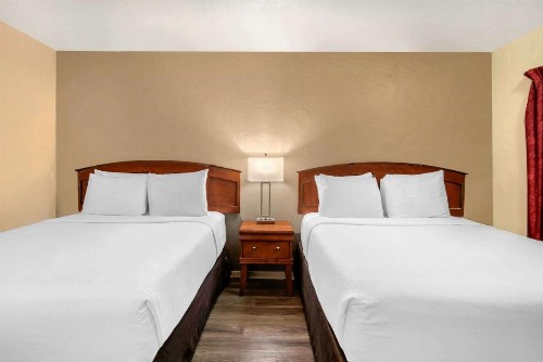 Econo Lodge Inn & Suites Durango - image 11