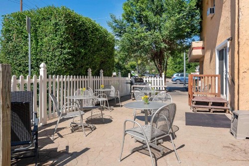 Econo Lodge Inn & Suites Durango - image 8