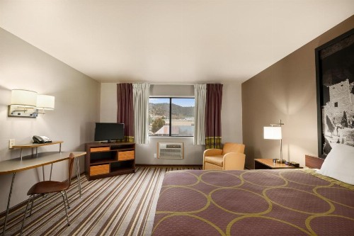 Super 8 by Wyndham Durango - image 11