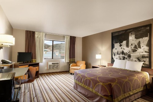 Super 8 by Wyndham Durango - image 13