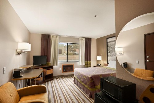 Super 8 by Wyndham Durango - image 16