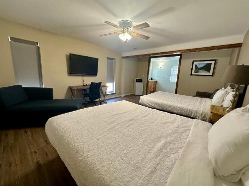 Wapiti Lodge - image 30