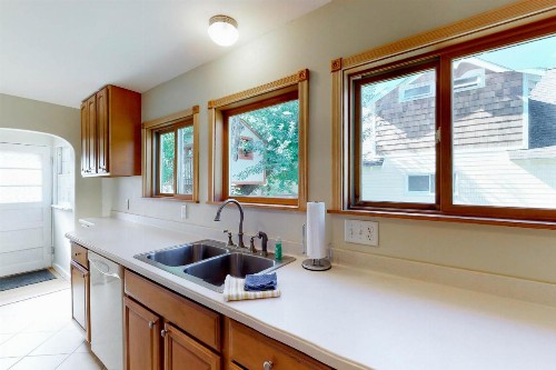 Library House - image 12