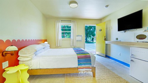 Siesta Motel - image 20
