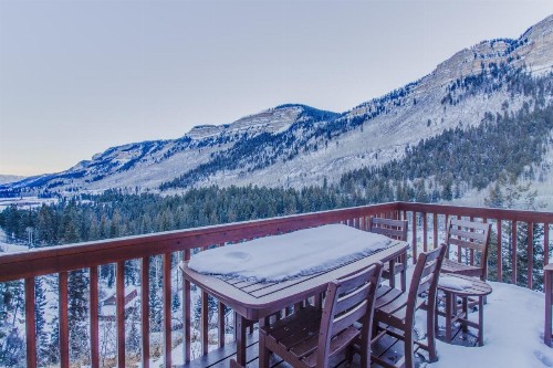Primrose Cabin - image 3