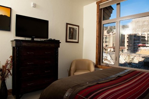 Peregrine Point 305 - image 11