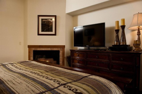 Peregrine Point 305 - image 14