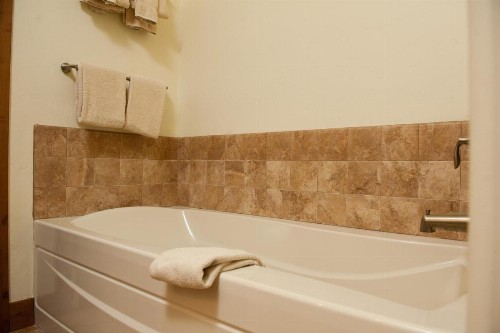 Peregrine Point 106 - image 15