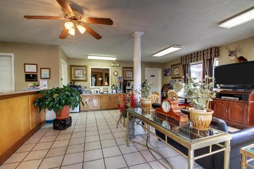 Oak Tree Inn Durant - image 6