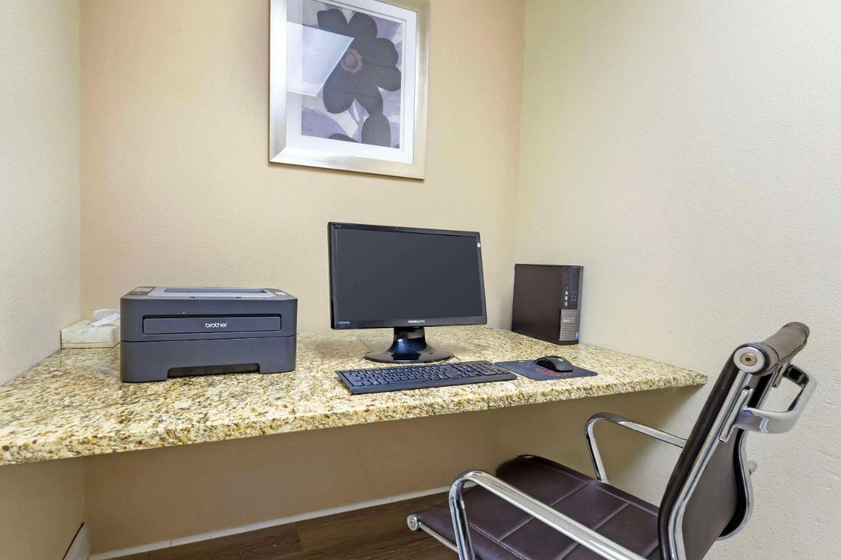 Comfort Inn Research Triangle Park - image 2
