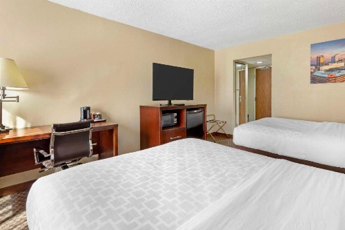 Comfort Inn Research Triangle Park - image 4