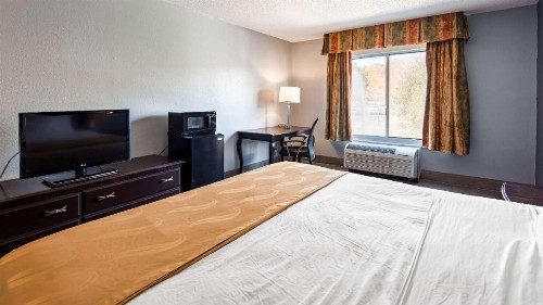 Quality Inn & Suites Medical Park - image 18
