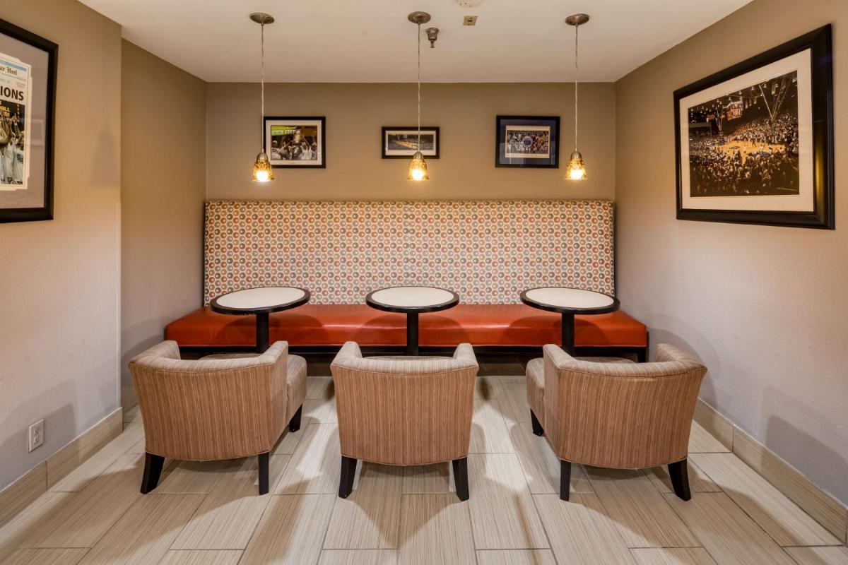 Quality Inn & Suites Medical Park - image 3
