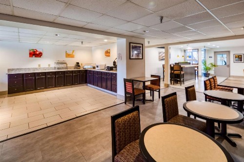 Quality Inn & Suites Medical Park - image 4