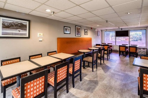 Quality Inn & Suites Medical Park - image 5