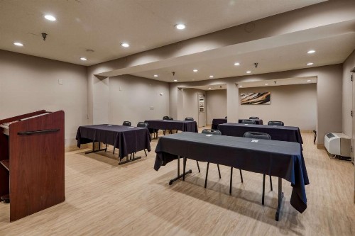 Quality Inn & Suites Medical Park - image 7