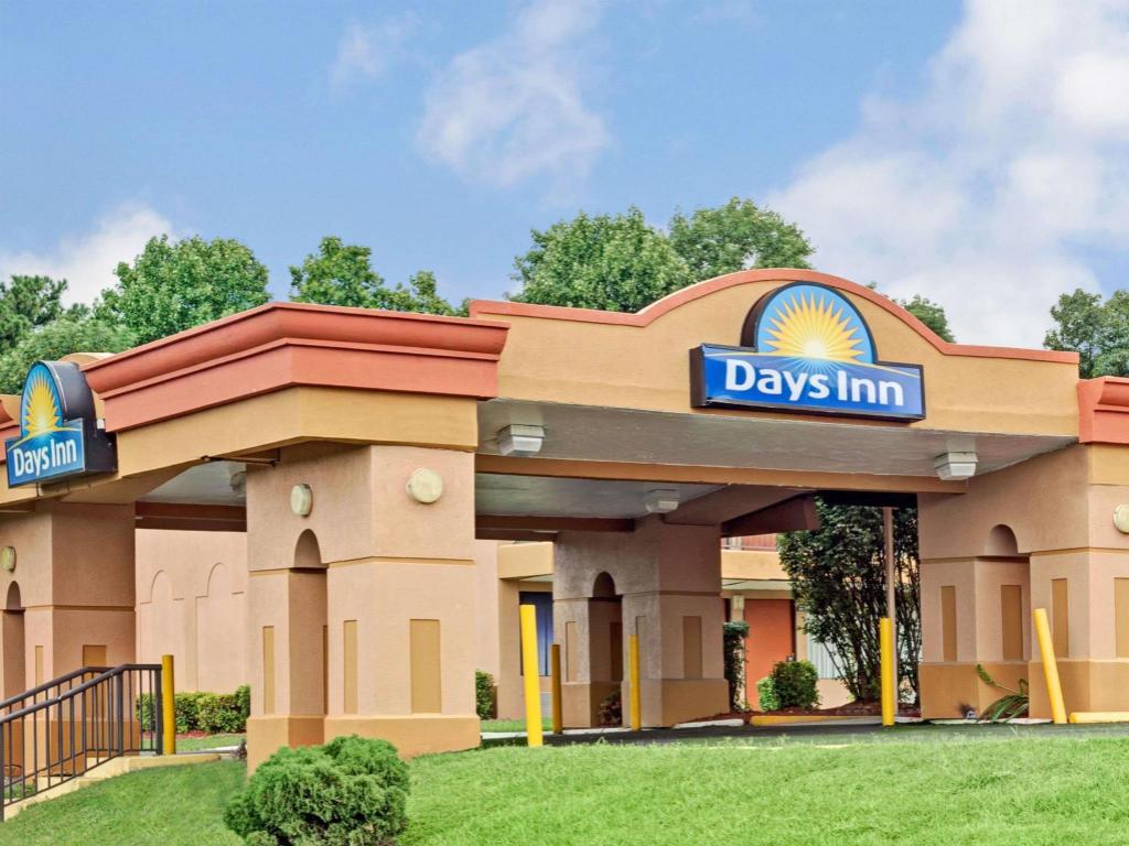 Days Inn by Wyndham Durham/Near Duke University - main image