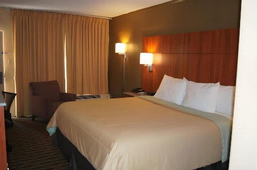Days Inn by Wyndham Durham/Near Duke University - image 33