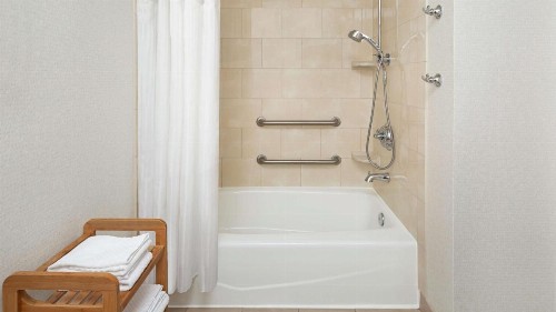 DoubleTree by Hilton Raleigh Durham Airport at Research Triangle Park - image 21