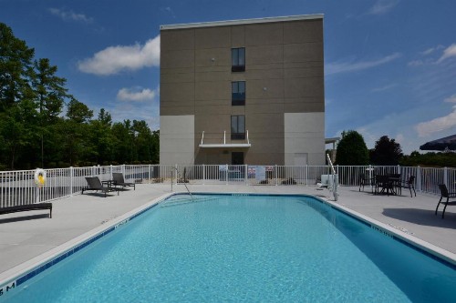 Holiday Inn Express Hotel & Suites Research Triangle Park an IHG Hotel - image 26