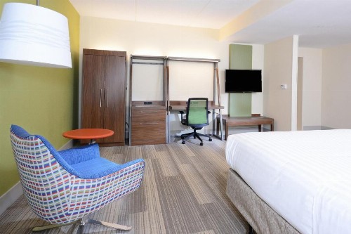 Holiday Inn Express Hotel & Suites Research Triangle Park an IHG Hotel - image 9