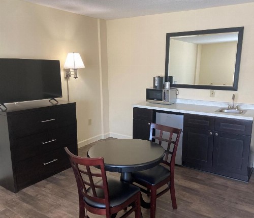 University Inn Duke - image 9