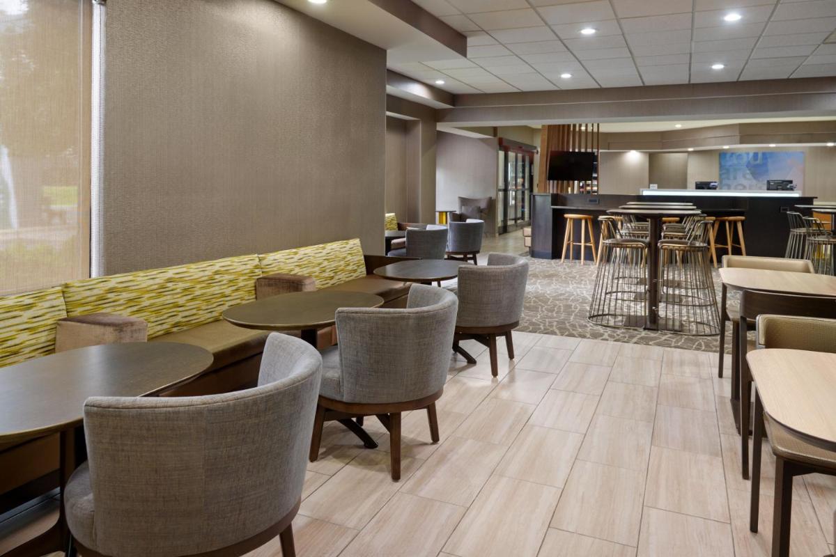 SpringHill Suites Raleigh-Durham Airport/Research Triangle Park - image 7