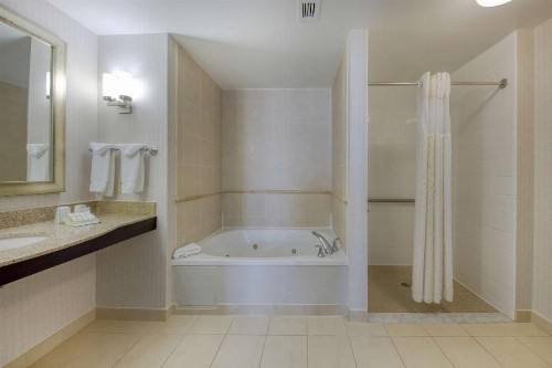 Hilton Garden Inn Durham Southpoint - image 24