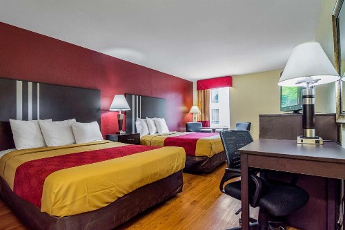 Econo Lodge Research Triangle Park - image 21