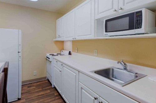 Extended Stay America Suites - Raleigh - RTP - 4610 Miami Blvd - image 12