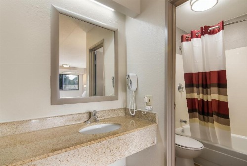 Red Roof Inn Durham - Triangle Park - image 29