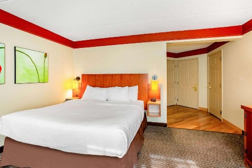 La Quinta by Wyndham Raleigh/Durham Southpoint - image 41