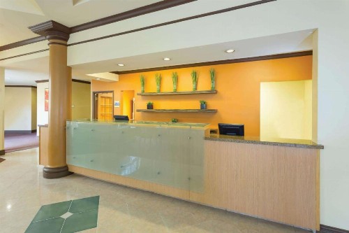 La Quinta by Wyndham Raleigh/Durham Southpoint - image 8