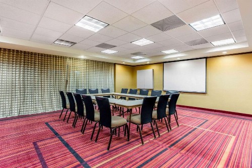 La Quinta by Wyndham Raleigh/Durham Southpoint - image 9