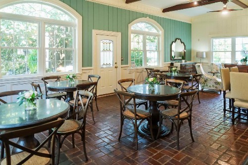 Arrowhead Inn - image 41