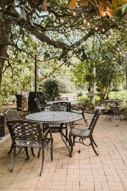 Arrowhead Inn - image 43