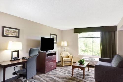 Wingate by Wyndham Raleigh Durham / Airport - image 13