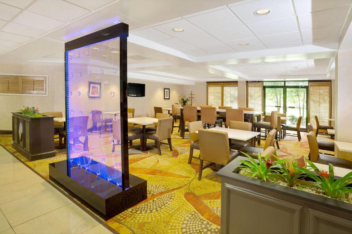 Wingate by Wyndham Raleigh Durham / Airport - image 5